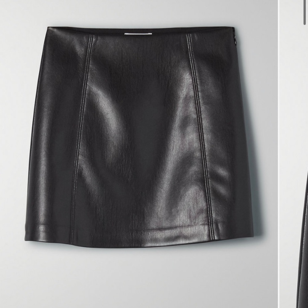 NWT Babaton vegan leather modern mini skirt